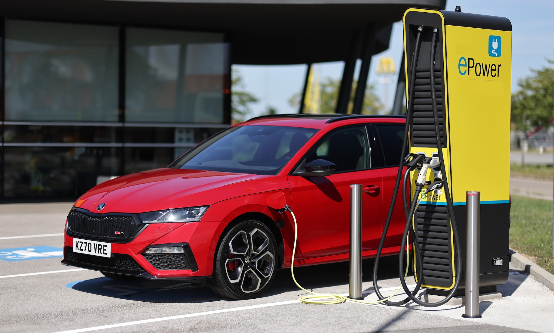 Skoda Octavia vRS iV PHEV electric car charging